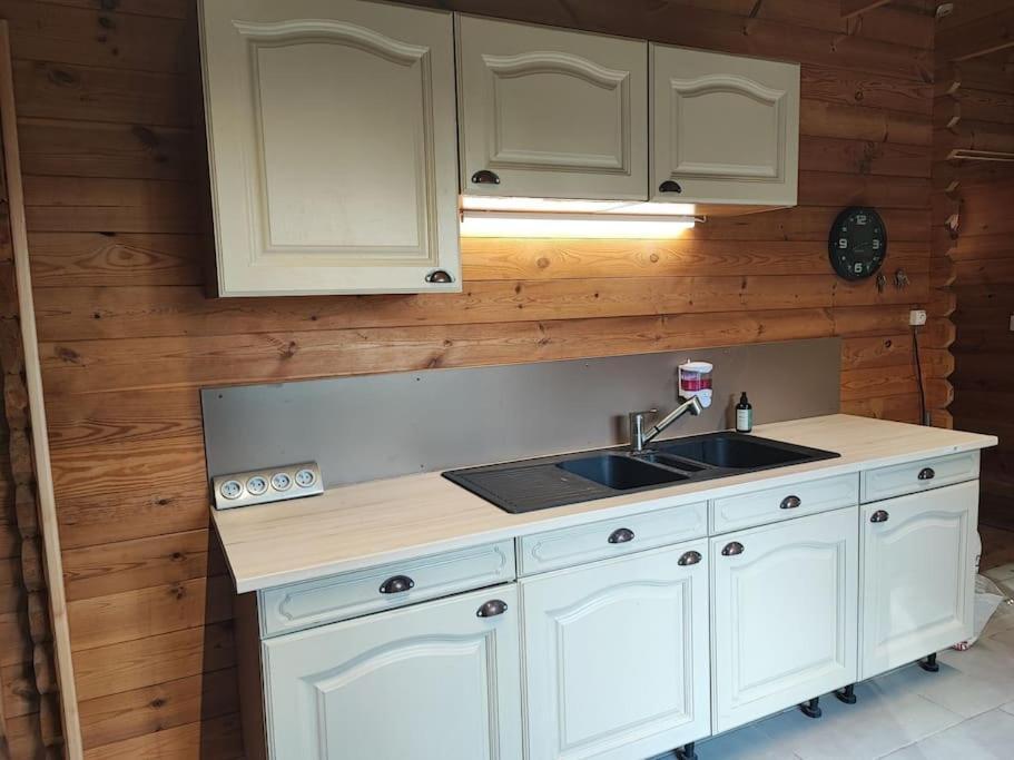 Chalet Adorable Petit Pres De La Foret Et Des Commerces Montivilliers